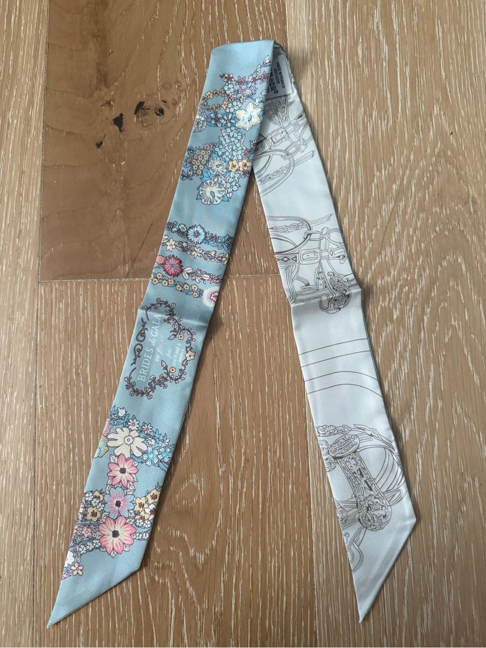 NWOT Hermes 100% Silk Brides De Gala En Fleurs Twilly Vert Amande Rose scarf - Picture 3 of 5